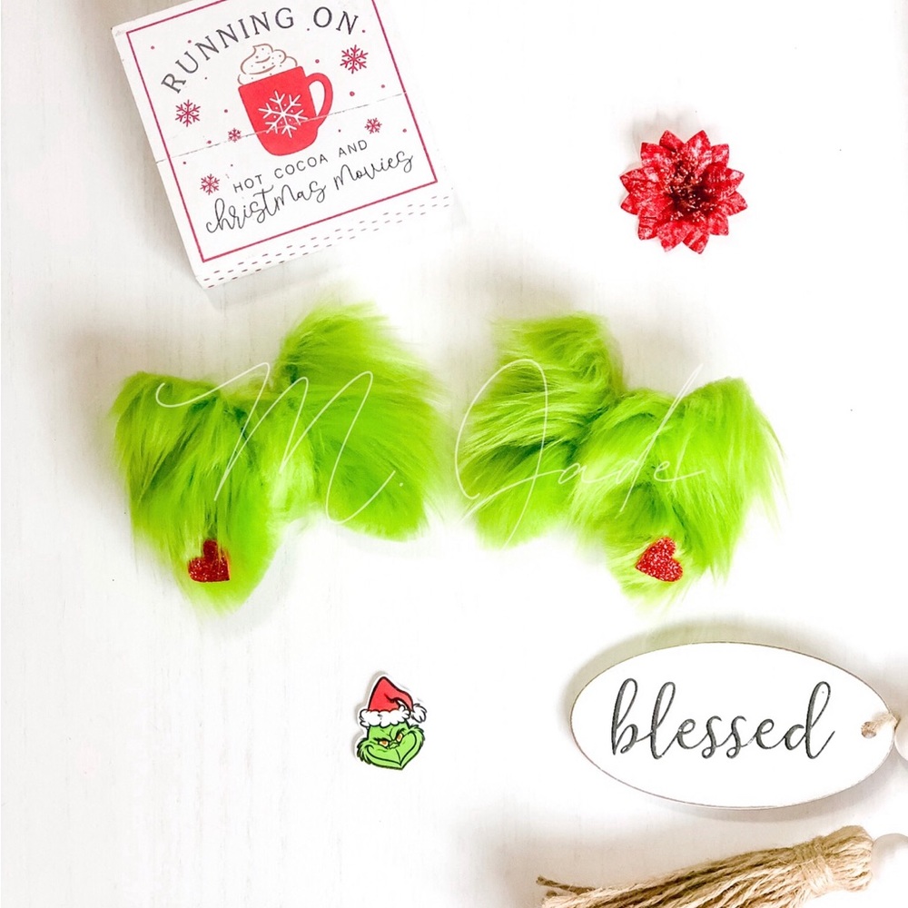 🌲 Handmade grinch fur pi@@y bow sets! 🌲